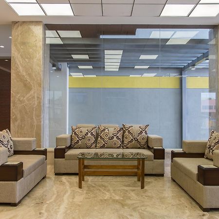 Hotel Hills Tirupattur Tiruppatur Exteriör bild