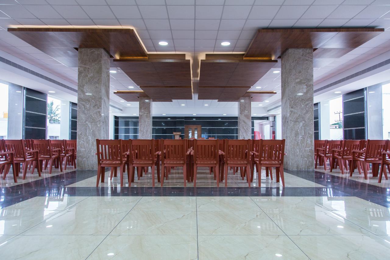 Hotel Hills Tirupattur Tiruppatur Exteriör bild