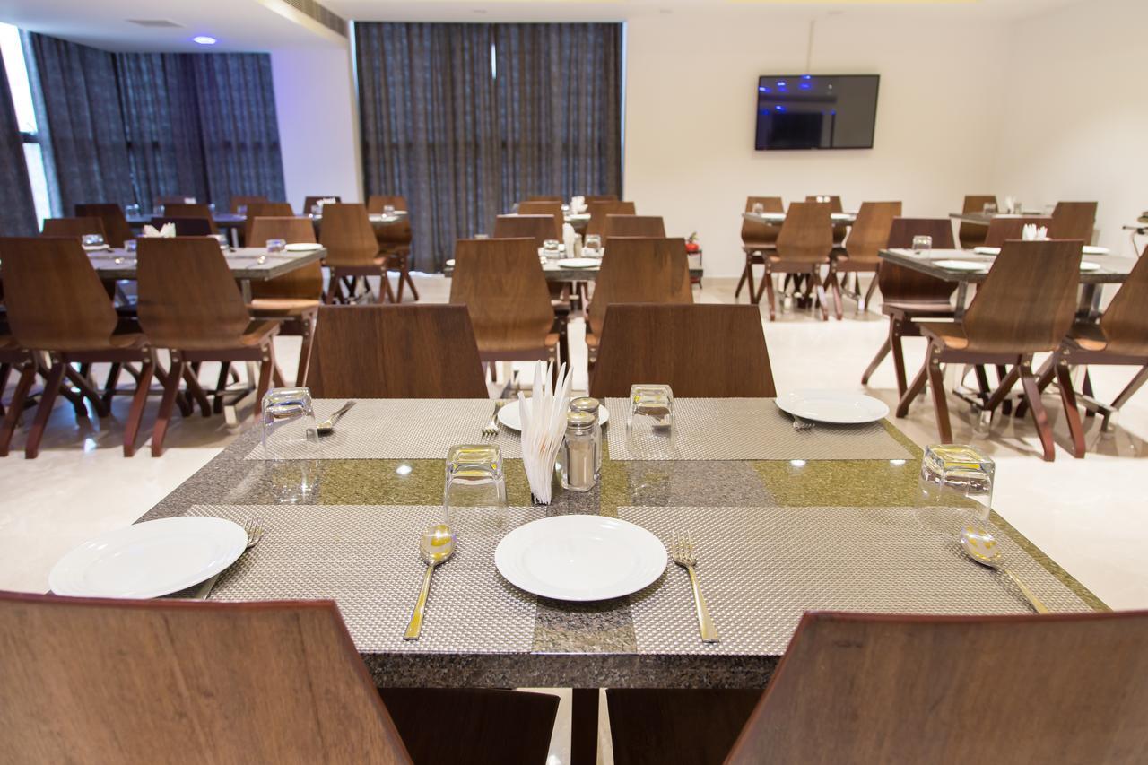 Hotel Hills Tirupattur Tiruppatur Exteriör bild