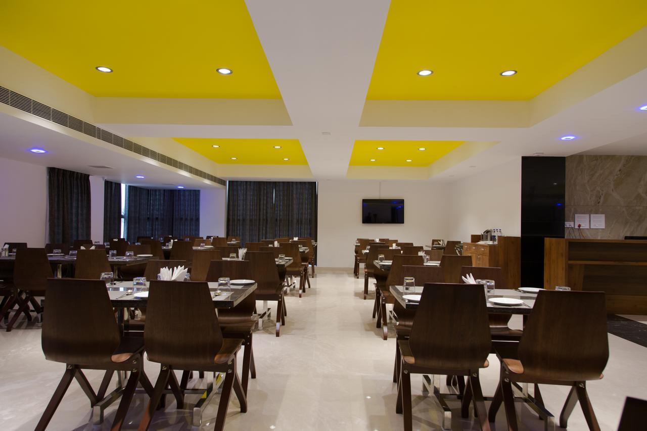 Hotel Hills Tirupattur Tiruppatur Exteriör bild