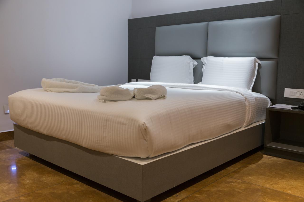 Hotel Hills Tirupattur Tiruppatur Exteriör bild