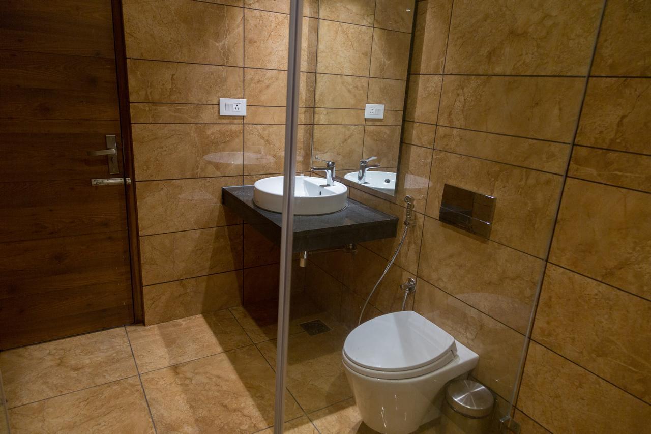 Hotel Hills Tirupattur Tiruppatur Exteriör bild