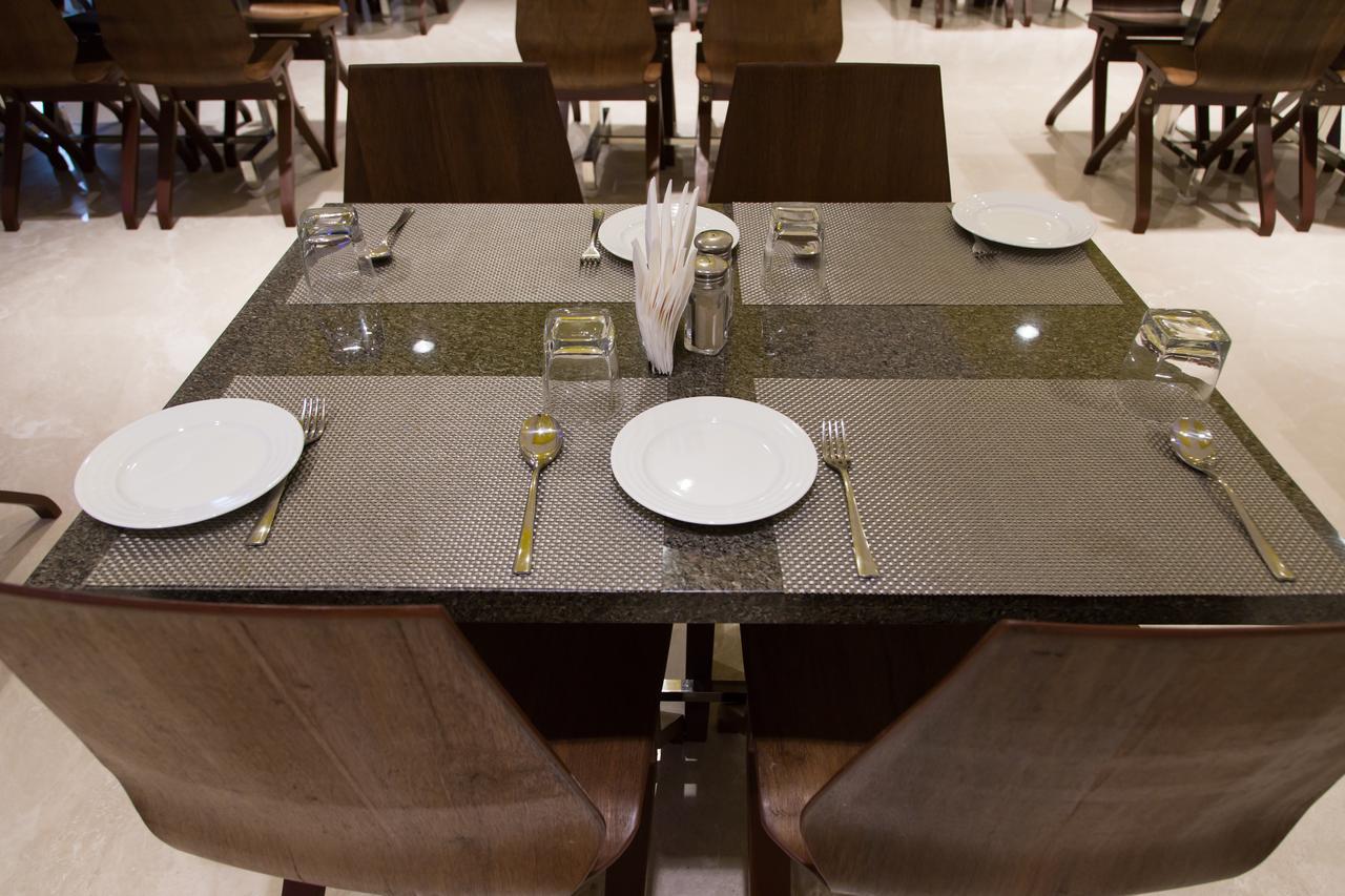 Hotel Hills Tirupattur Tiruppatur Exteriör bild