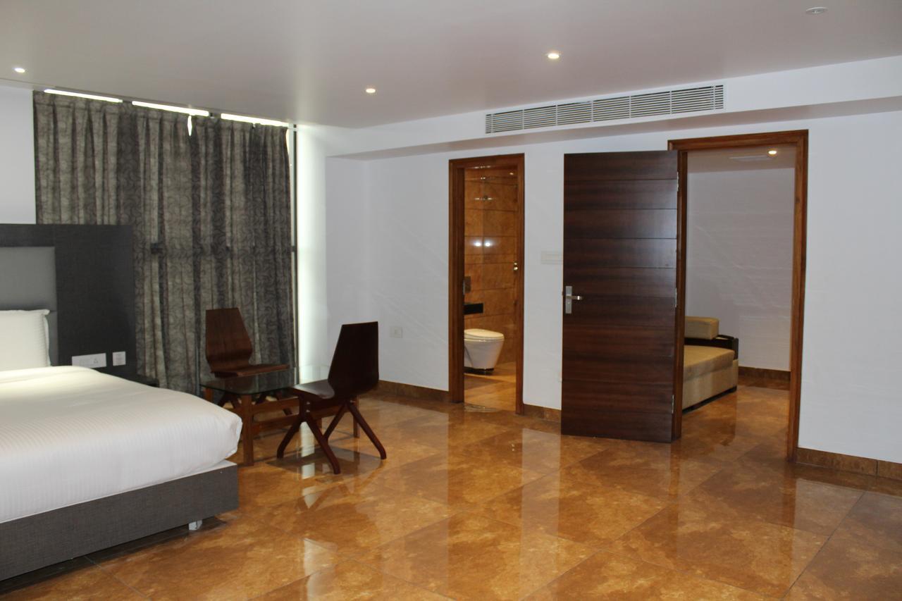 Hotel Hills Tirupattur Tiruppatur Exteriör bild