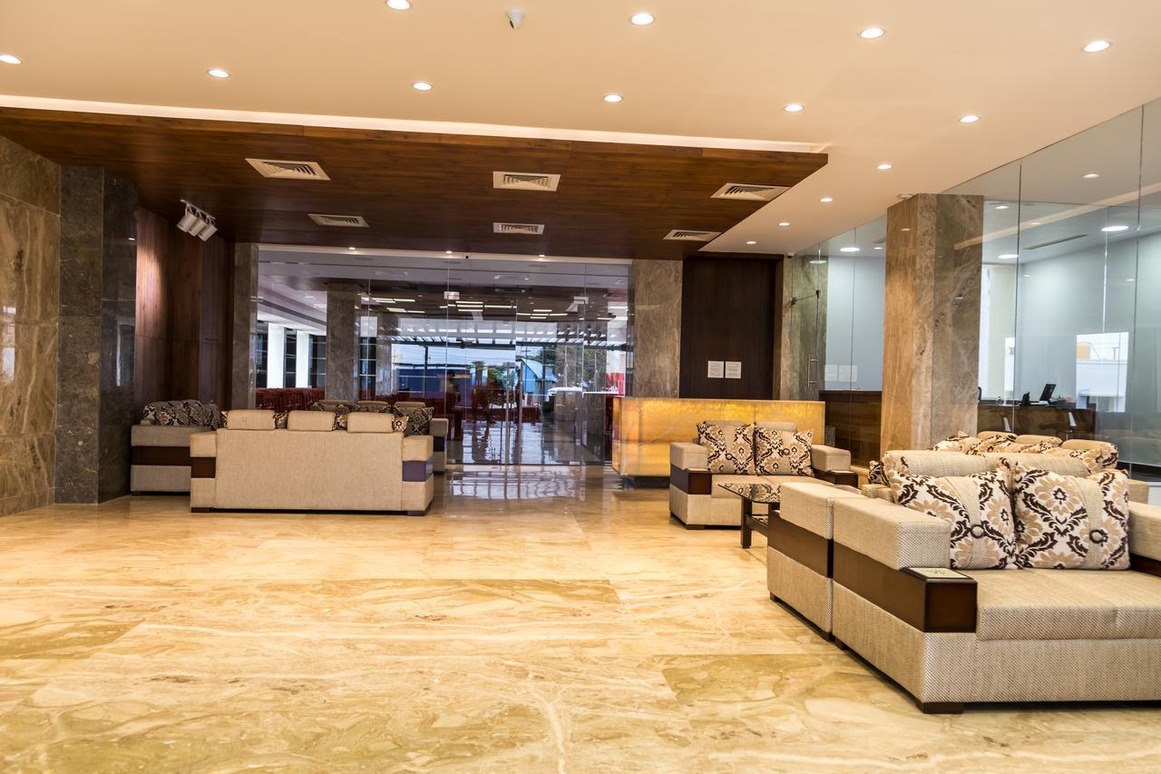 Hotel Hills Tirupattur Tiruppatur Exteriör bild