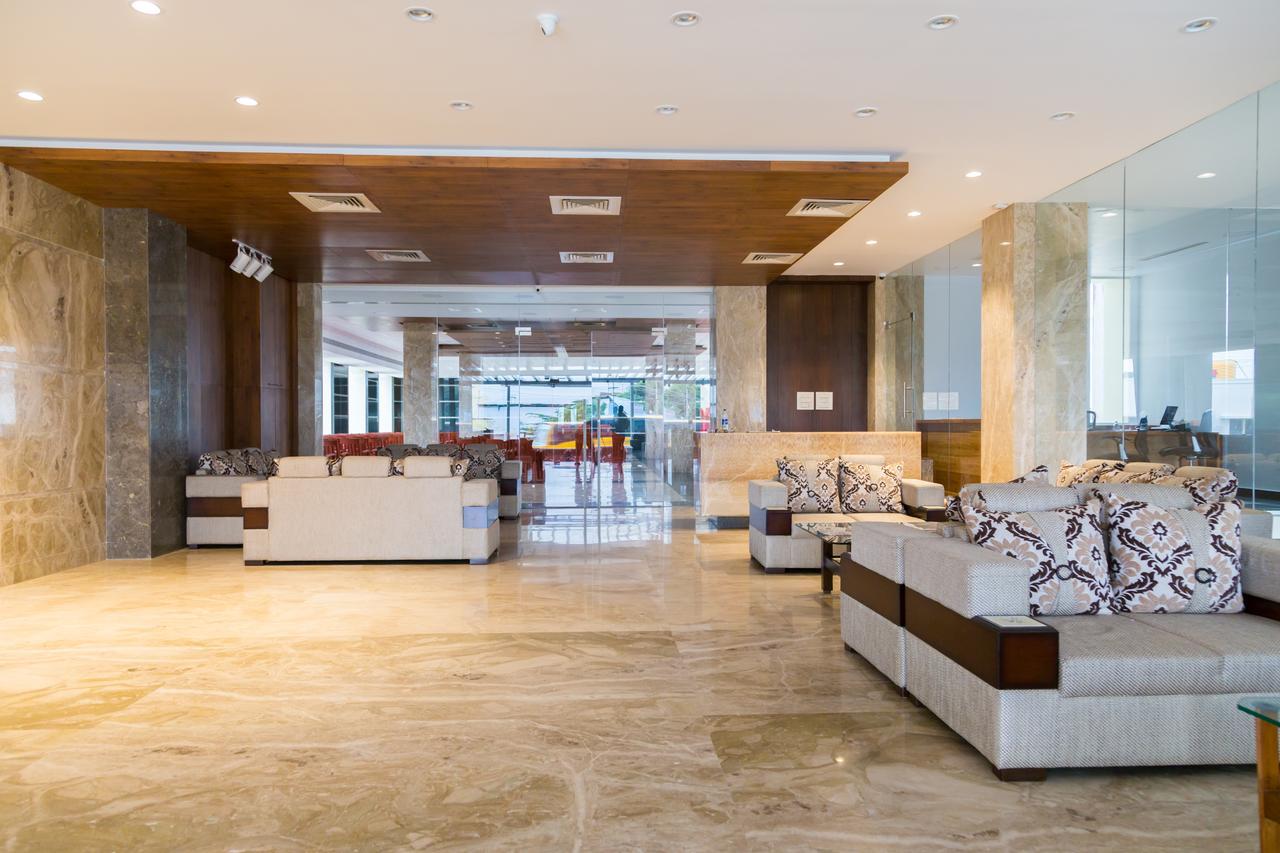 Hotel Hills Tirupattur Tiruppatur Exteriör bild