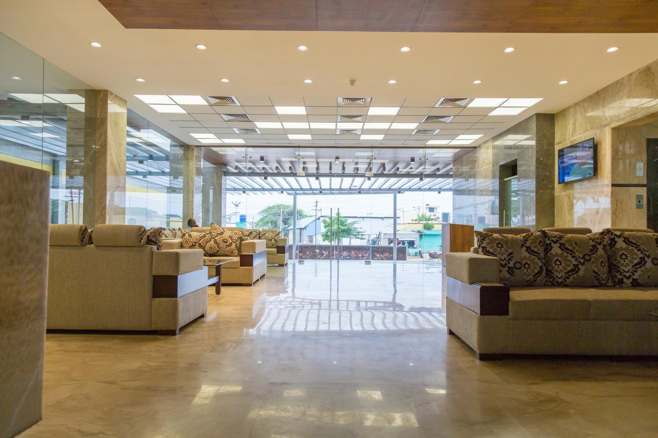 Hotel Hills Tirupattur Tiruppatur Exteriör bild